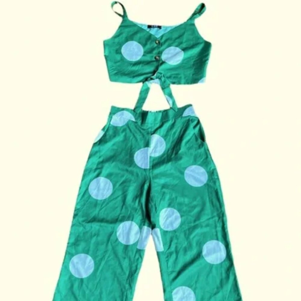 Green Polka Dot 2-Piece Set.  Super Cute!